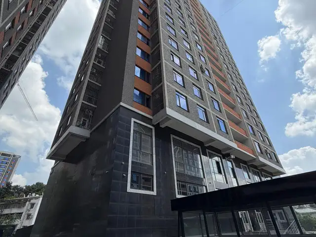 3-комн. квартира, 18 этаж, 118 м², Сомони, Душанбе