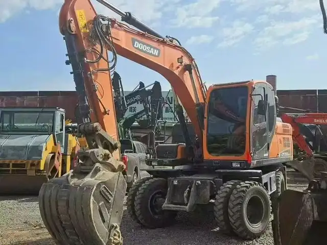 Экскаватор дусан, Душанбе