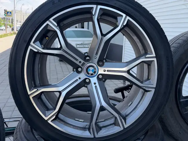 Диски и шины R21 на BMW J 05, Душанбе