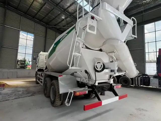 Цементовоз, 2022, Душанбе - 2