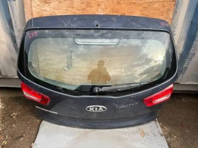 Крышка багажника Kia Sportage 2010-2016, Душанбе