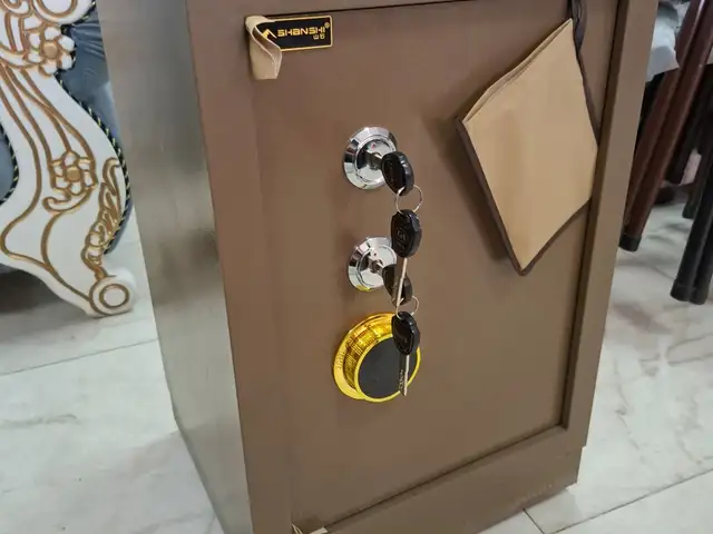 Сейф шанше, Душанбе