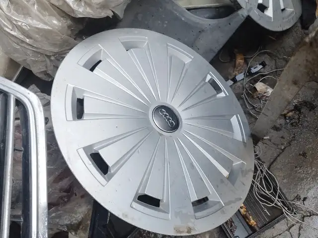 Колпак на Audi, Душанбе