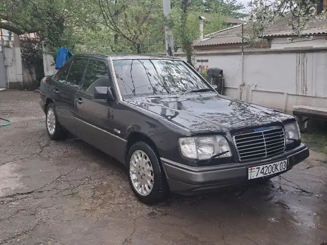 Mercedes-Benz W124