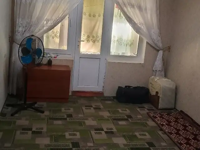 Комната в 2-комн. квартире, 1 этаж, 38м², Ягодка, Хуҷанд