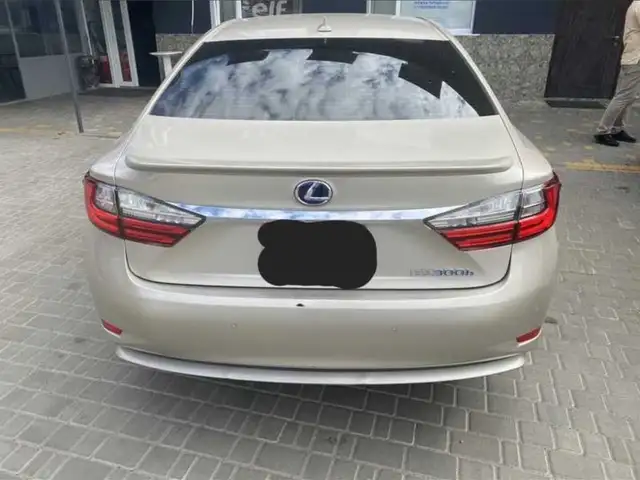 Стоп фара на Lexus es, Душанбе