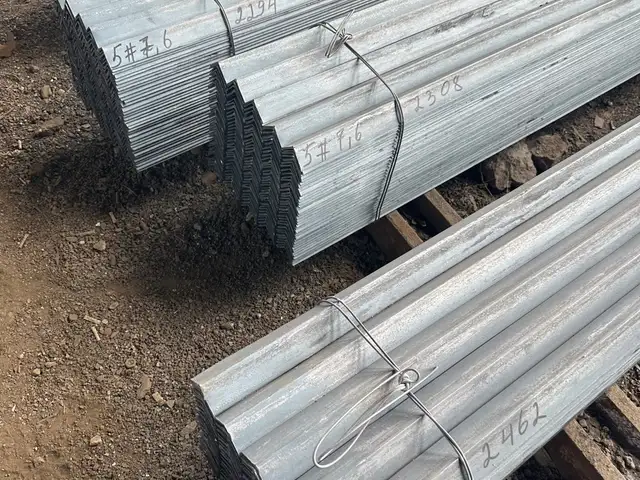 Уголок железный, Душанбе