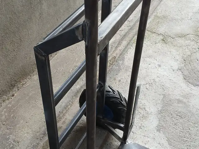 Аробаи боркаши, Душанбе