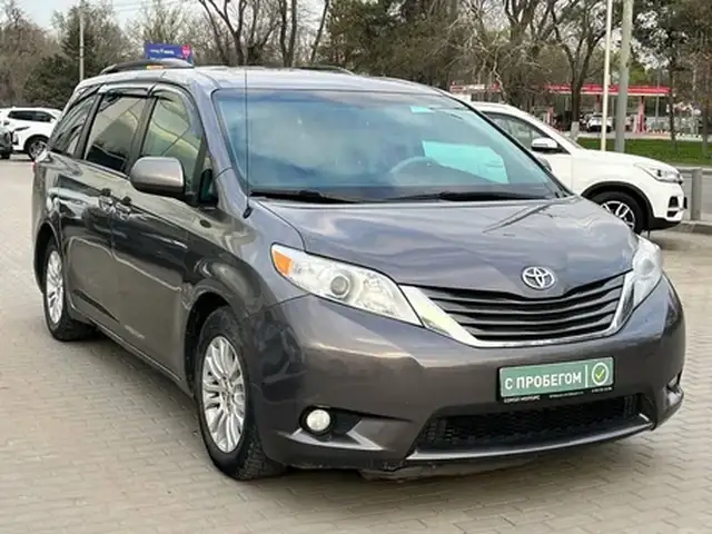 Передняя фара от Toyota Sienna, Худжанд