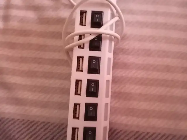 Usb хаб, Бобоҷон Ғафуров