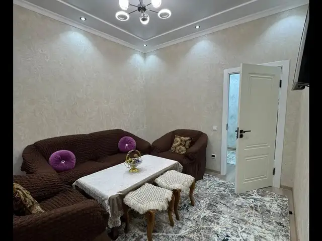 2-комн. квартира, Цокольный этаж, 55м², 18 микрорайон, Хуҷанд