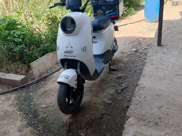 Скутер, Вахдат