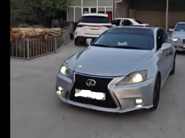 Lexus IS series