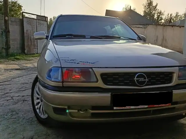 Opel Astra F