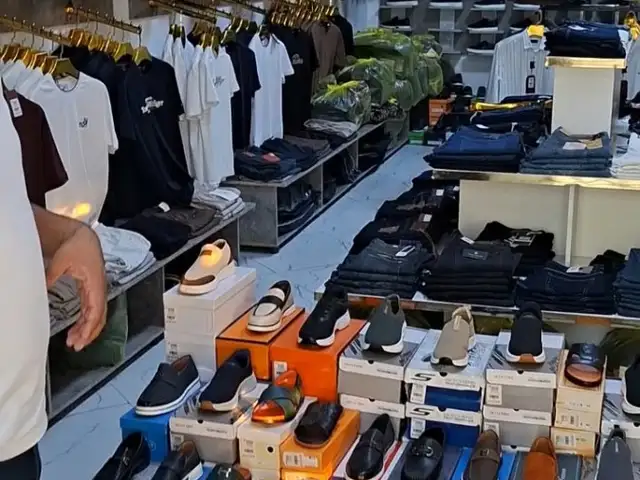 Магазин мужской одежды, Яван