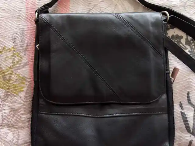 Сумка кожаная, Душанбе