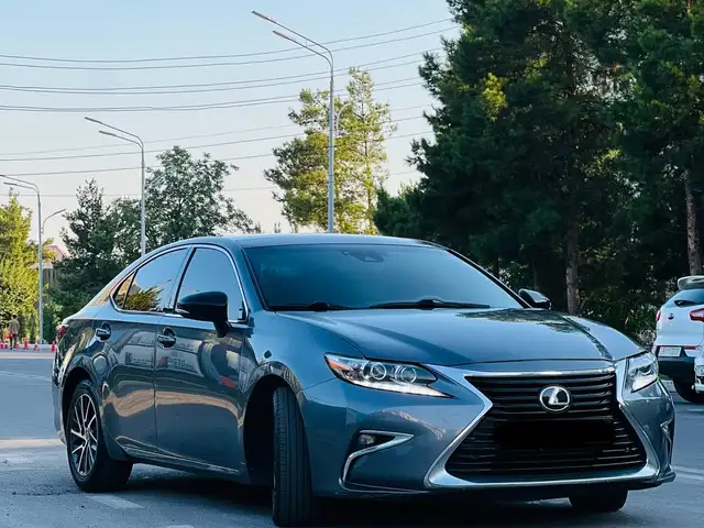 Lexus ES series