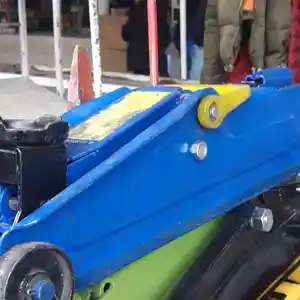 Домкрат, Душанбе