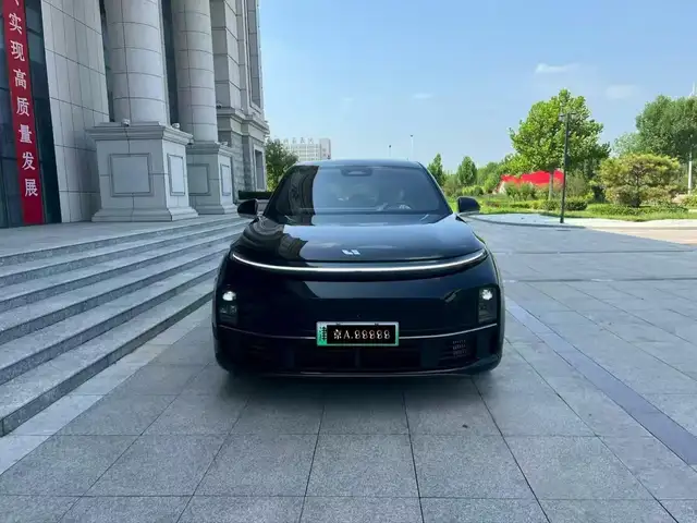 Li Auto (LiXiang) L7