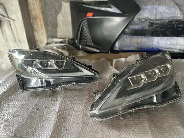 Фара на Lexus is 250, Душанбе