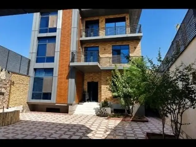 3-этажный, 7 комнатный дом, 250 м², Каленина, Душанбе