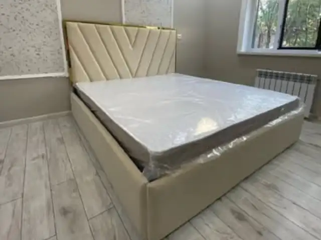 Двуспальная кровать, Душанбе