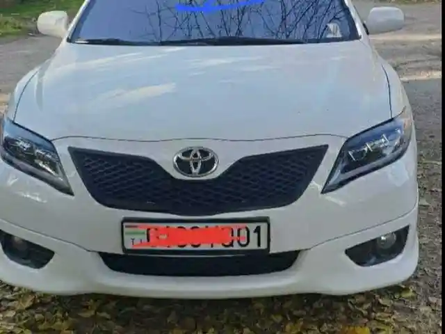 Лобовое стекло фиолетовое от Toyota Camry 2, Душанбе