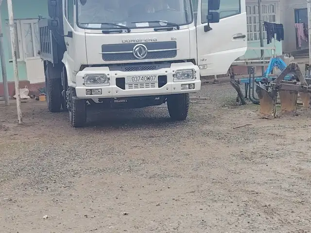 Бортовой грузовик Dongfeng Forthing, 2025, Турсунзода