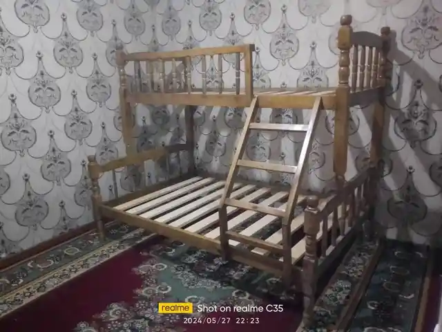 Двухъярусная кровать, Душанбе