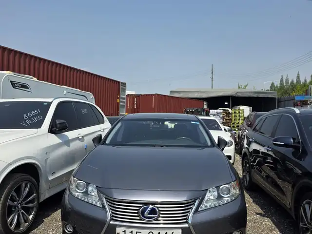 Lexus ES series