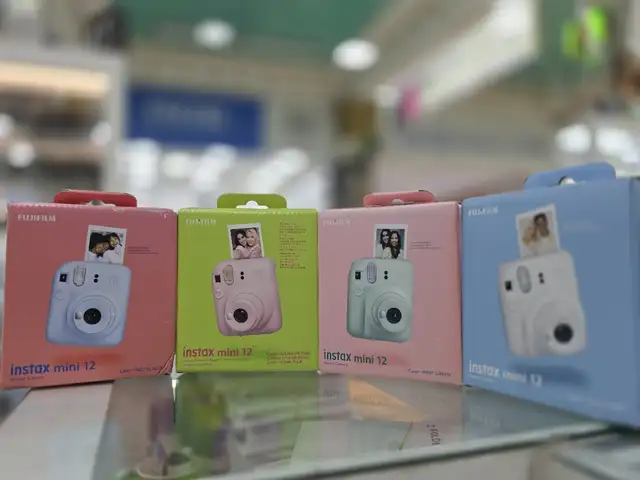 Фотоаппарат мгновенной печати Fujifilm instax mini 12, Душанбе