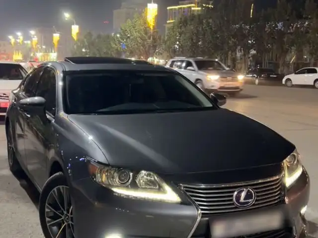Lexus ES series