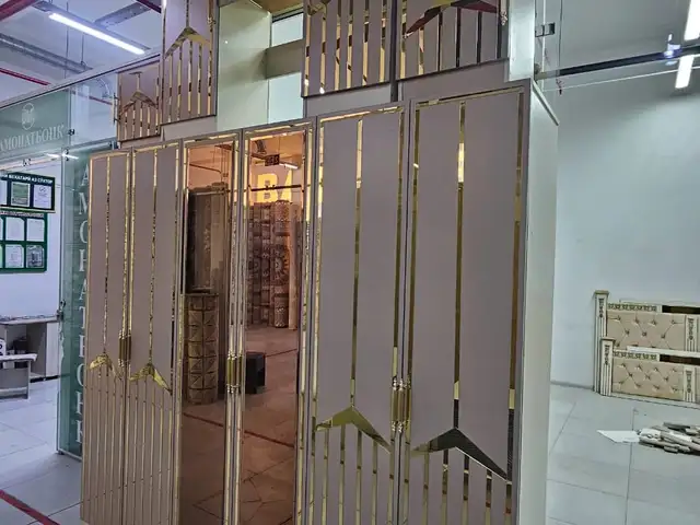 Шифоньер с комодом и зеркало, Душанбе
