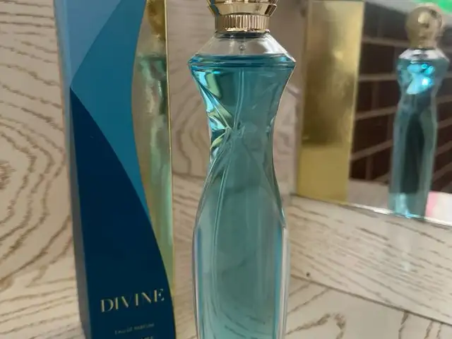Туалетная вода Divine Oriflame, Душанбе
