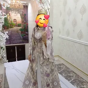 Куртаи аруси, Душанбе