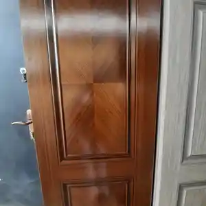 Дверь, Душанбе