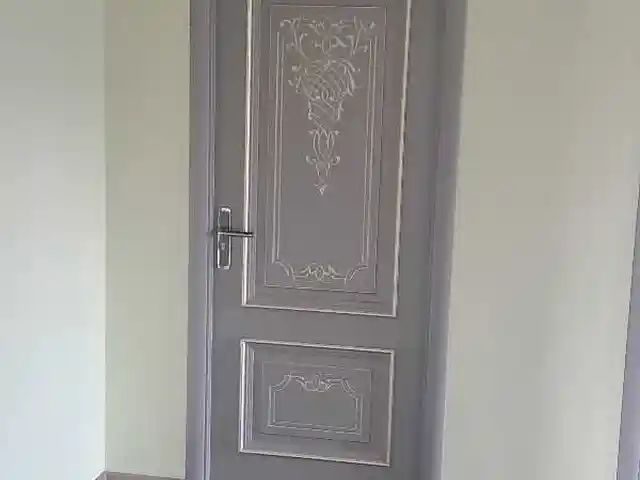 Дверь, Душанбе
