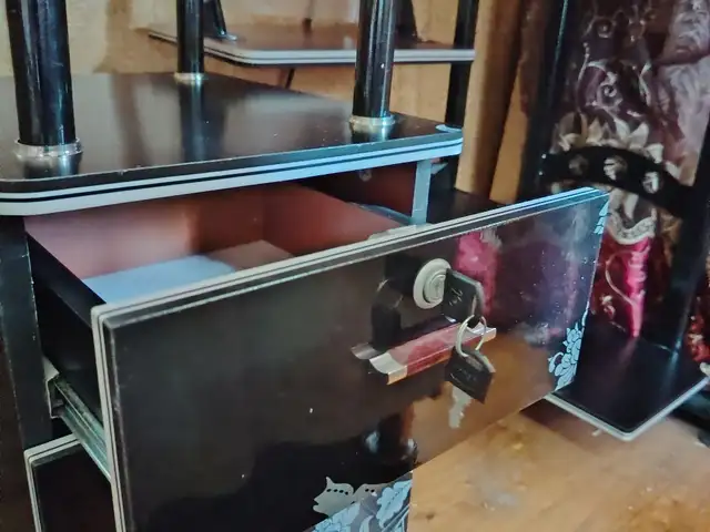 Компьютерный стол, Худжанд