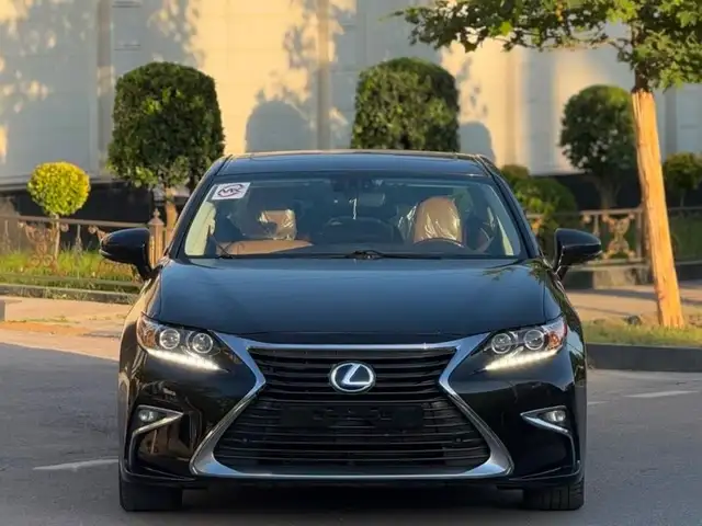 Lexus ES series