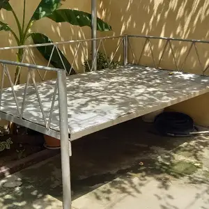 Кат тапчан, Душанбе
