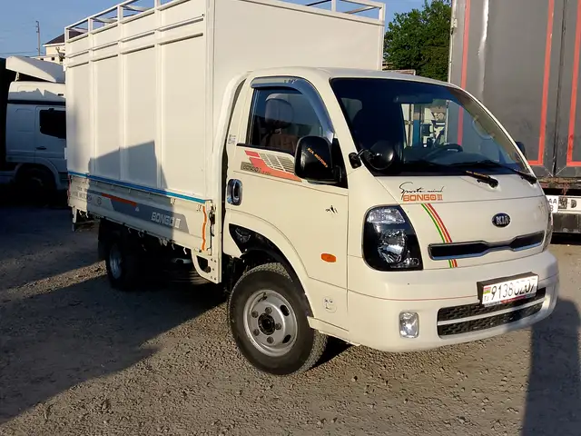 Бортовой Kia Bongo, 2015, Душанбе