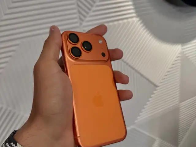 Apple iPhone 17 Pro, 256 gb, Cosmic Orange, Хуҷанд