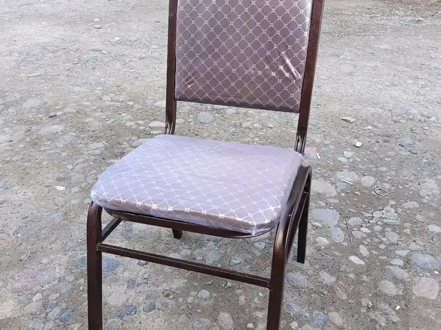 Стул, Душанбе