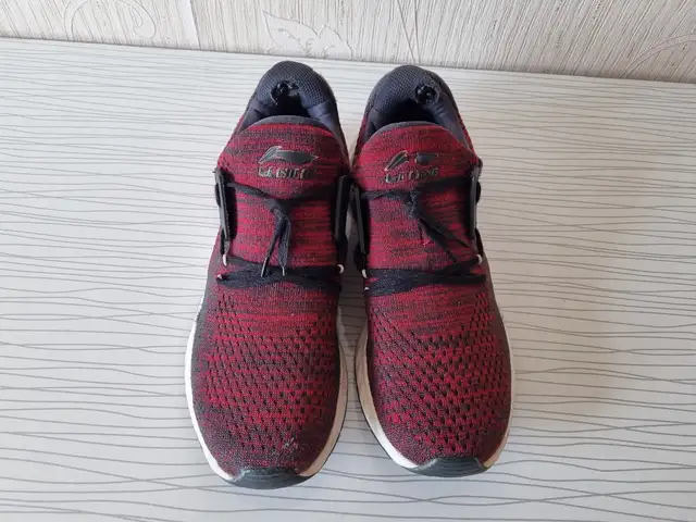 Кроссовки Li-ning, Хуҷанд