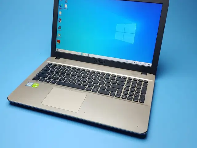 Игровой ноутбук Asus i3-6006/GeForce 920M, Душанбе