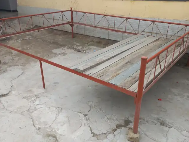 Союзный тапчан, Душанбе
