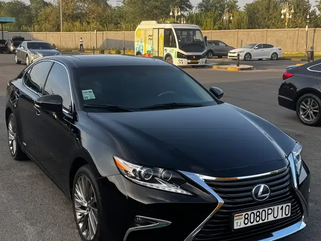 Lexus ES series