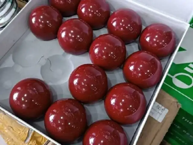 Красный шар для бильярда, Душанбе