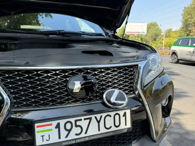 Передний знак Lexus F sport, Душанбе