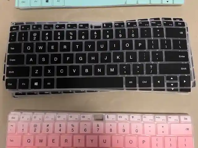Защитная накладка на клавиатуру MacBook 14/15, Душанбе